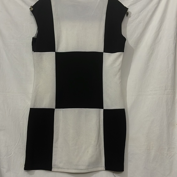 Yesymearsi All New Stylish and fancy White and Black Mini Dress in Size M - Picture 5 of 5